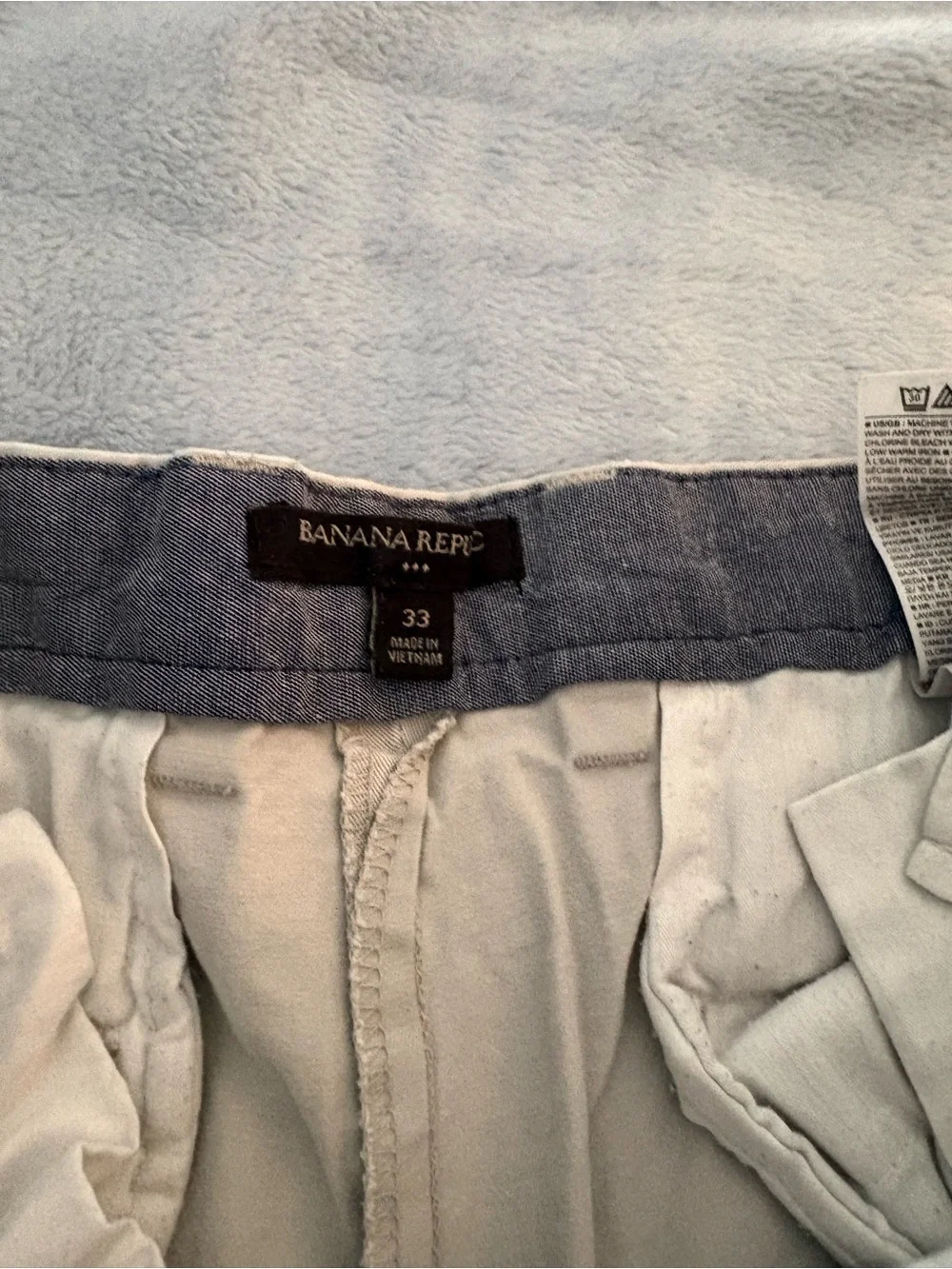 Banana Republic Men's Light Khaki Flat-Front Shorts